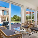 Villa Kunj Сasa de vacaciones