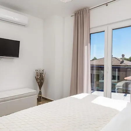 Villa Kunj Tatil Evi *