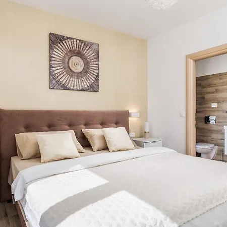 Villa Kunj Vikendica *
