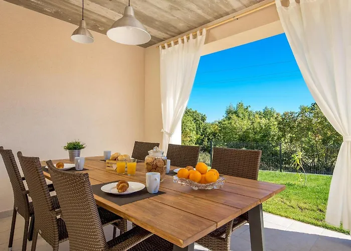 Villa Kunj Vakantiehuis Kunj