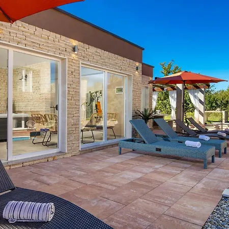 Holiday home Villa Kunj *