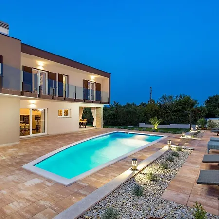 Villa Kunj *