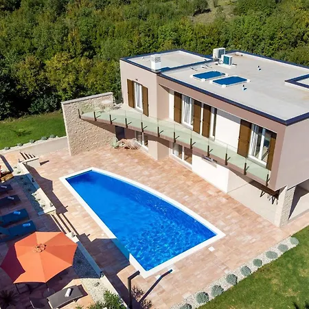 Ferienhaus Villa Kunj *